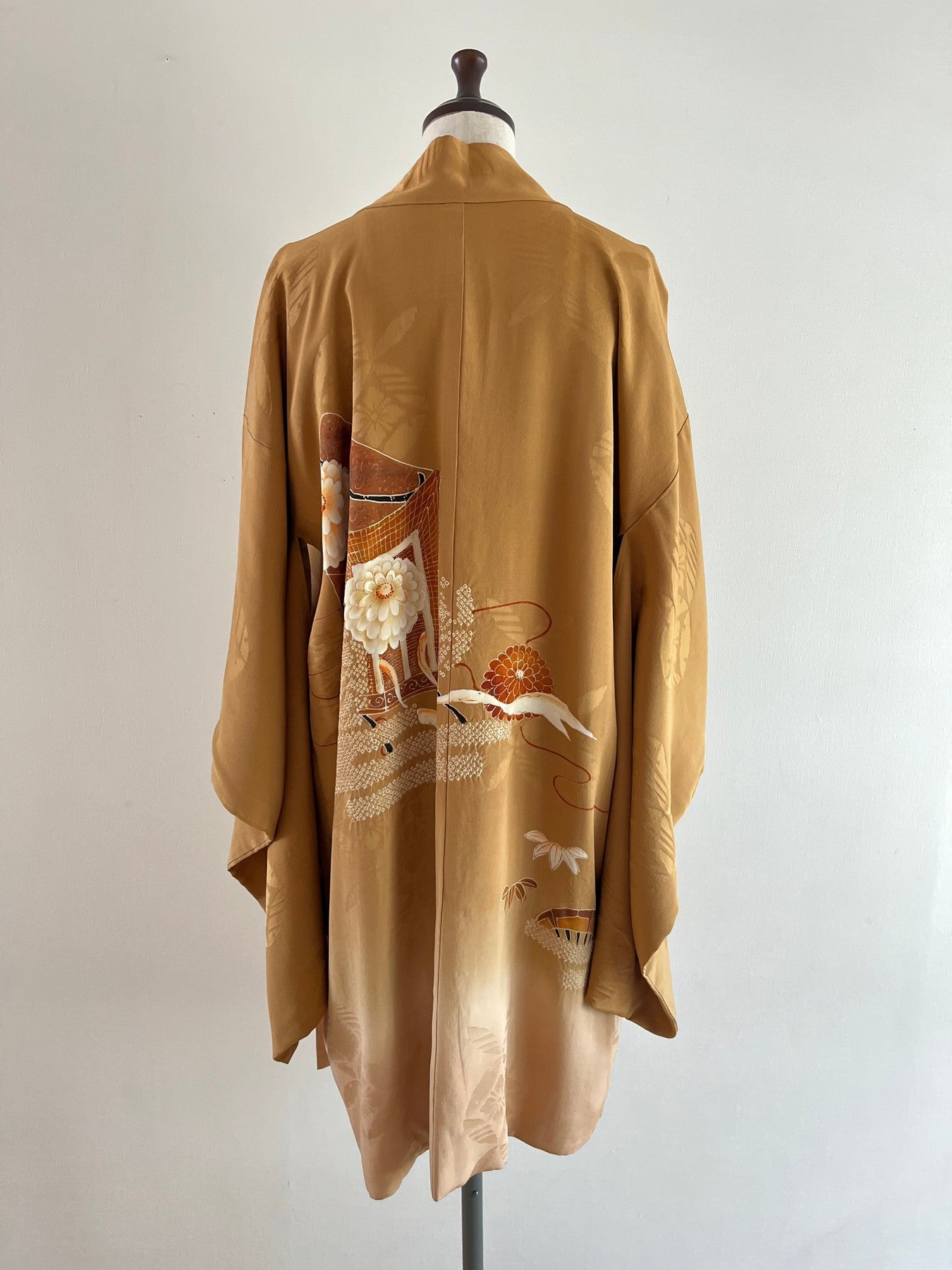 Beige Chrysanthemum Haori