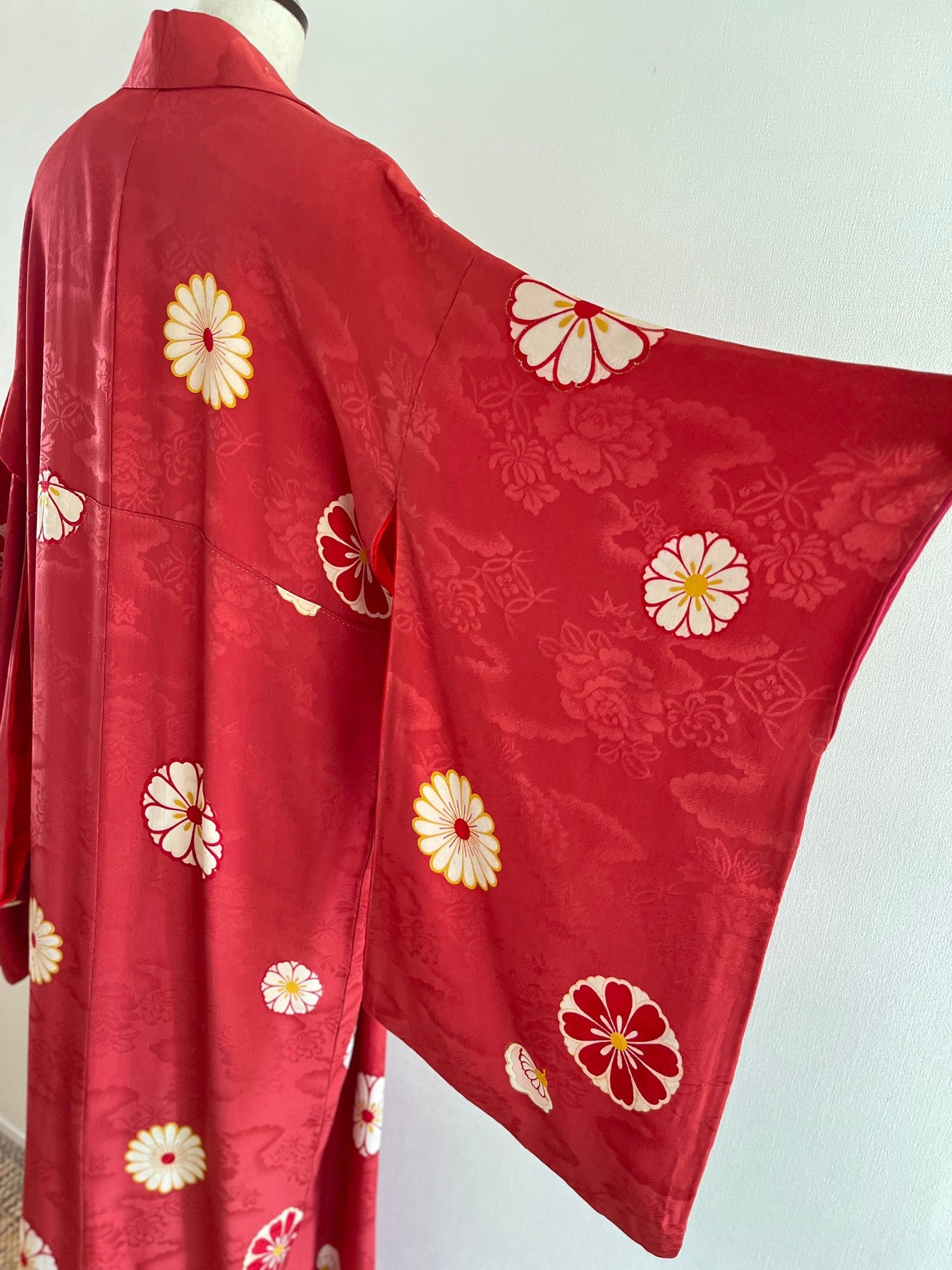 Pink Pop Chrysanthemum Kimono