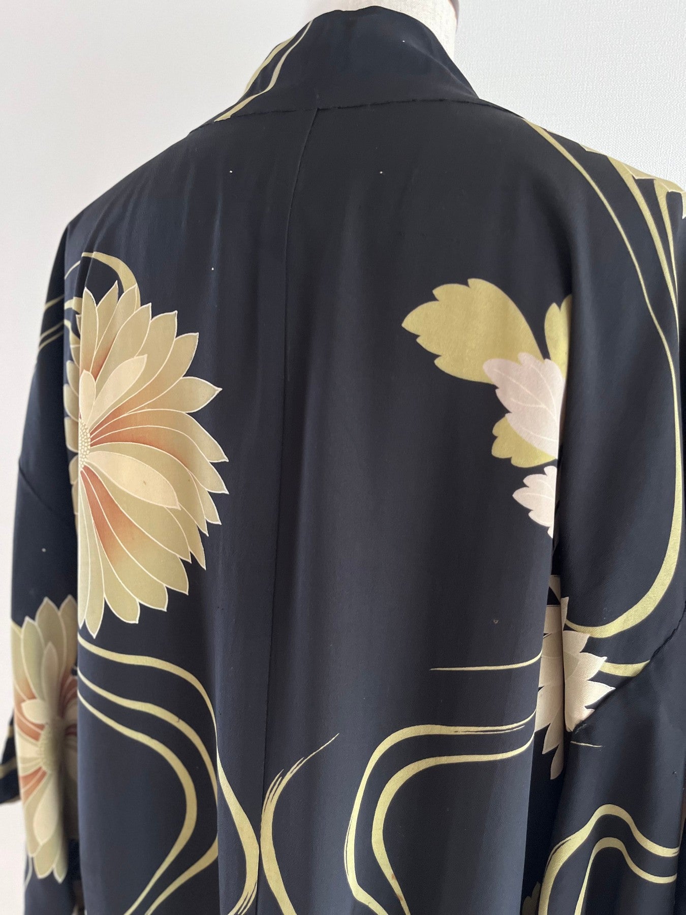 Black Chrysanthemum Haori