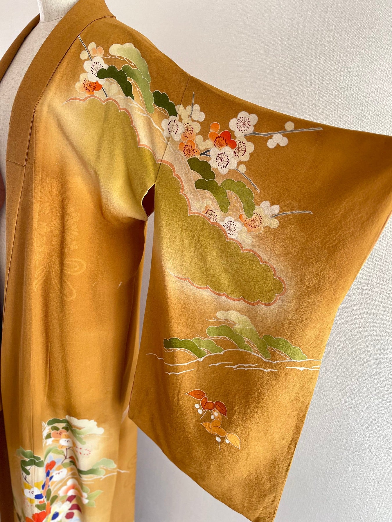 Vintage Japanese Cream/Yellow Silk Kimono - Flowers Bridge Clouds hotsell Pattern