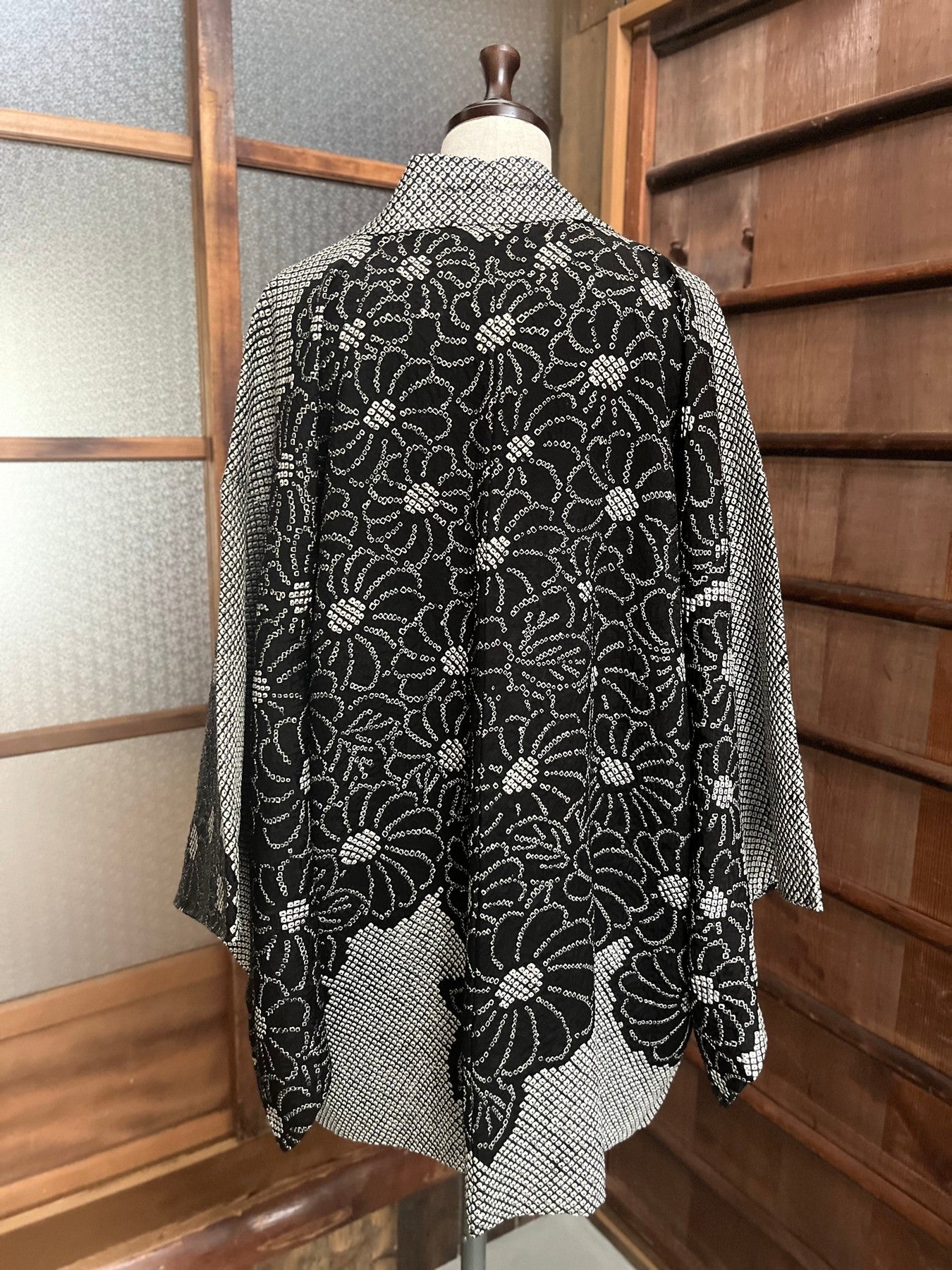 Black Chrysanthemum Haori