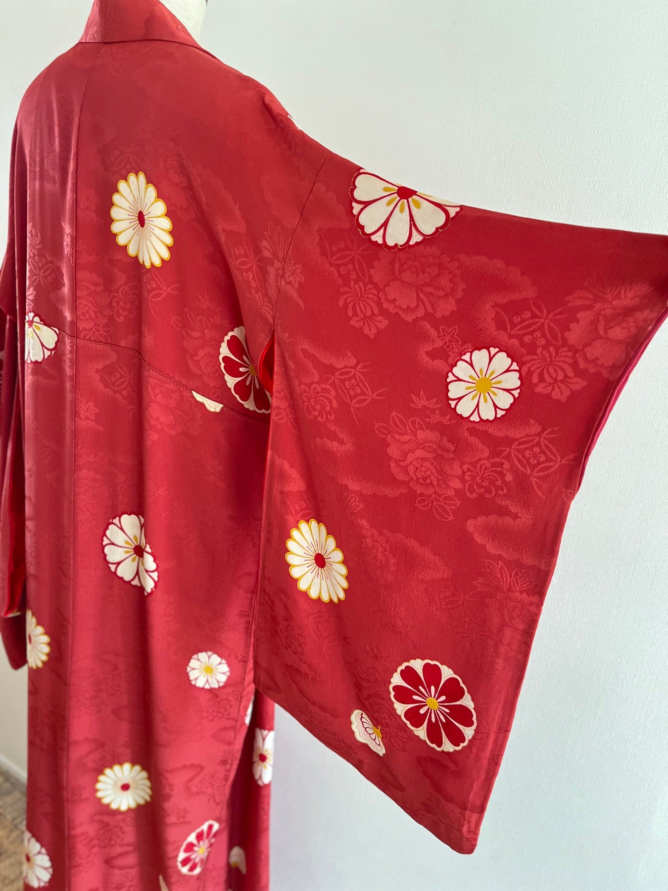 Pink Pop Chrysanthemum Kimono