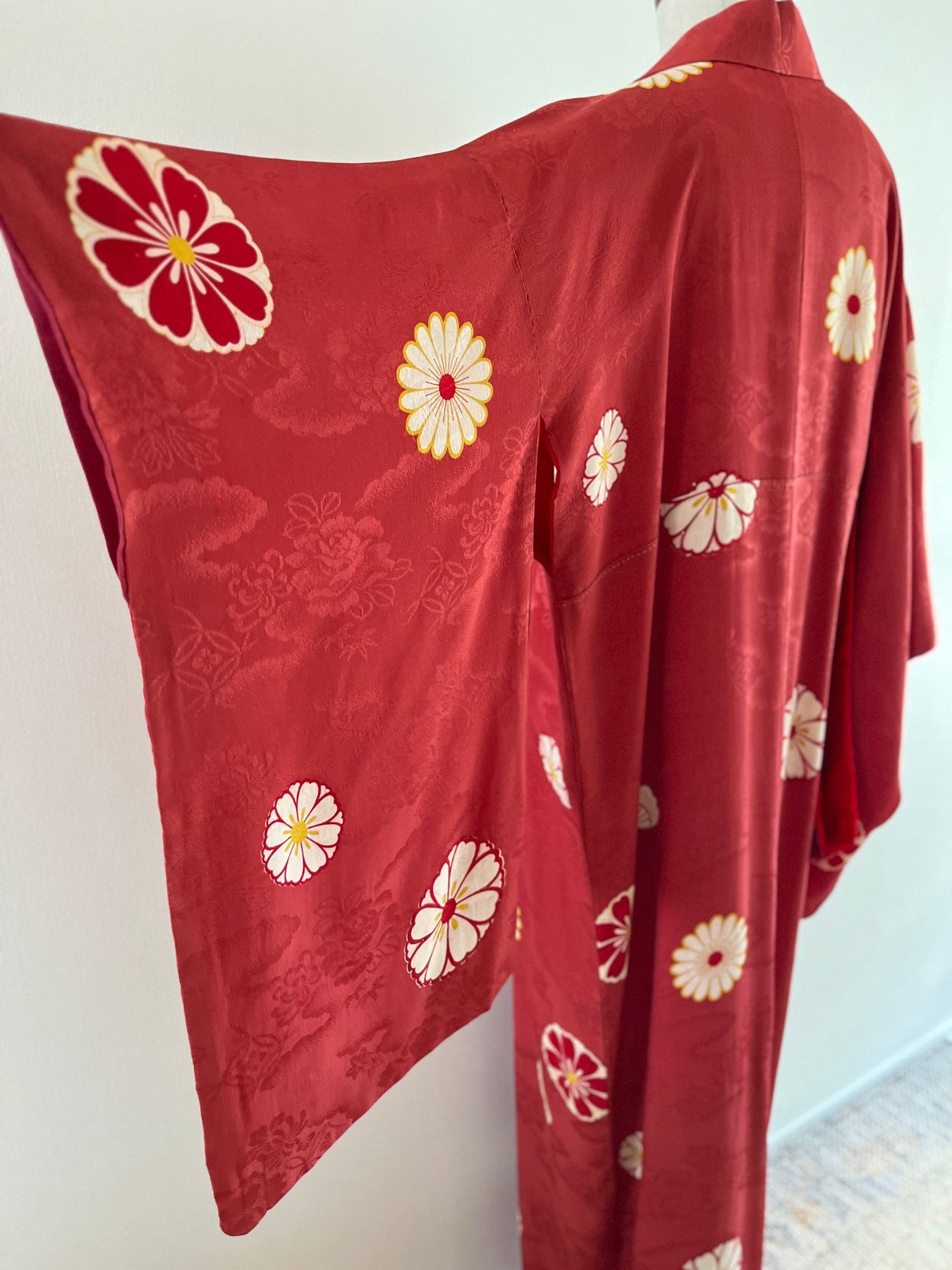 Pink Pop Chrysanthemum Kimono