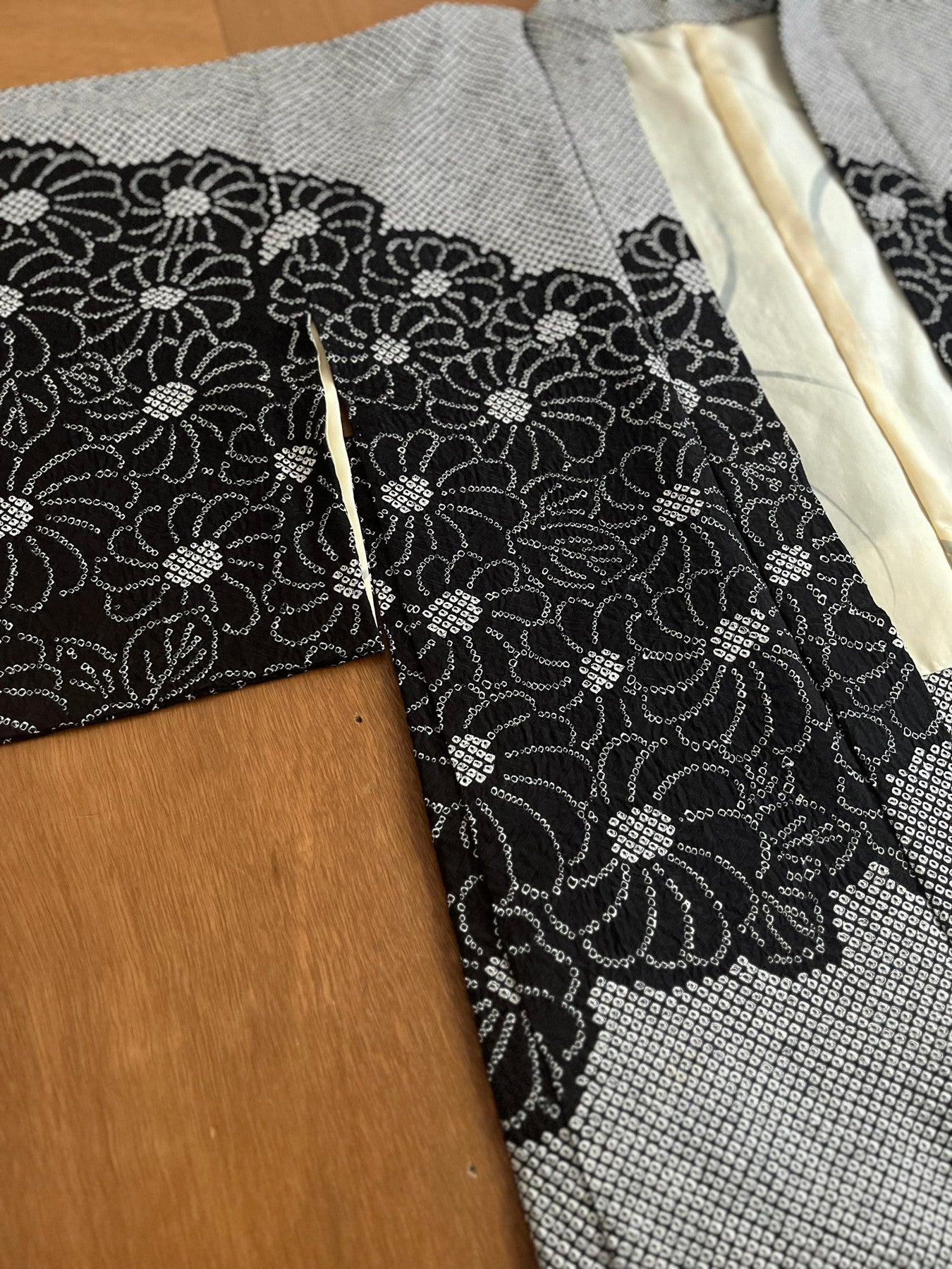 Black Chrysanthemum Haori