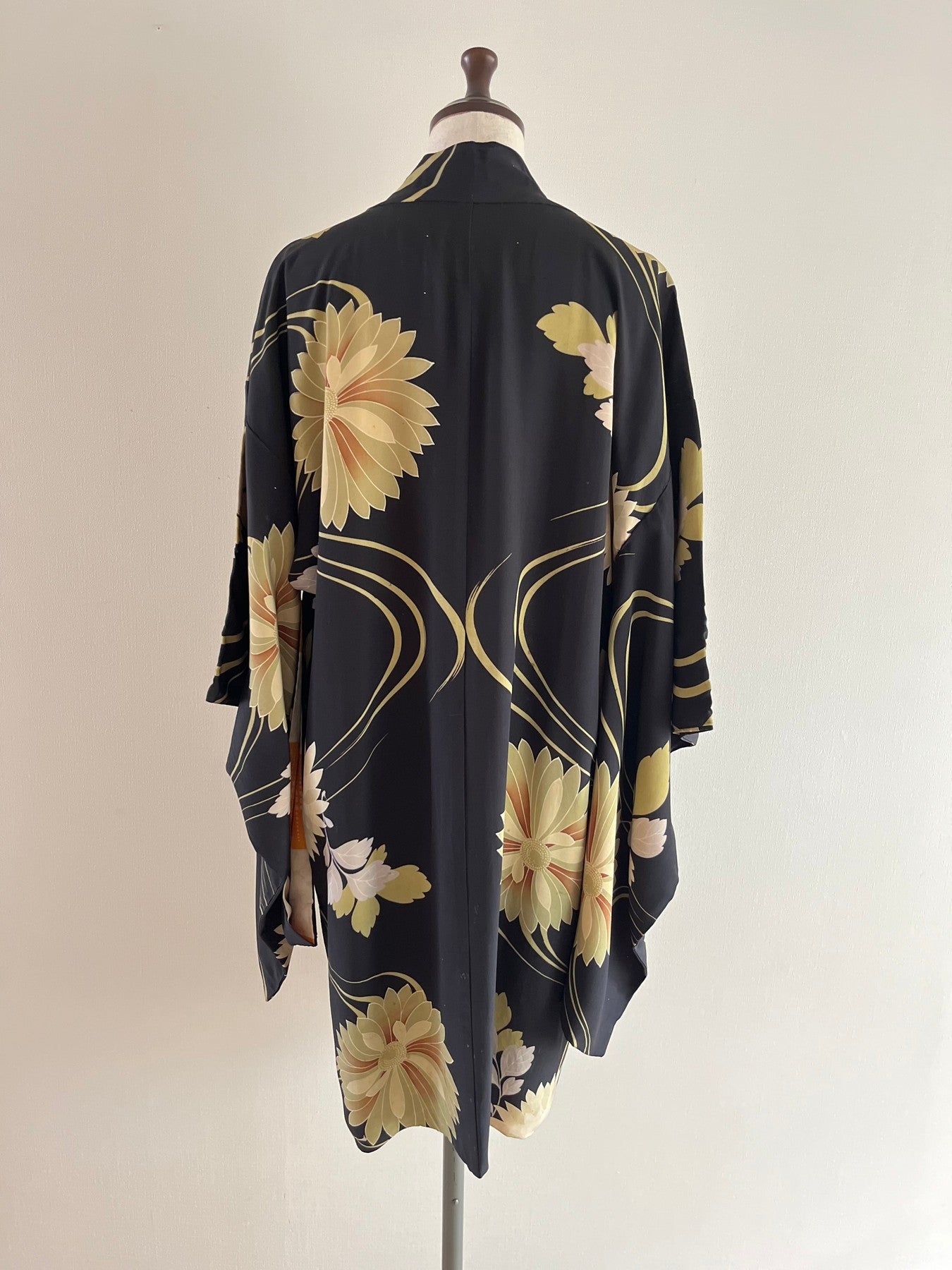 Black Chrysanthemum Haori