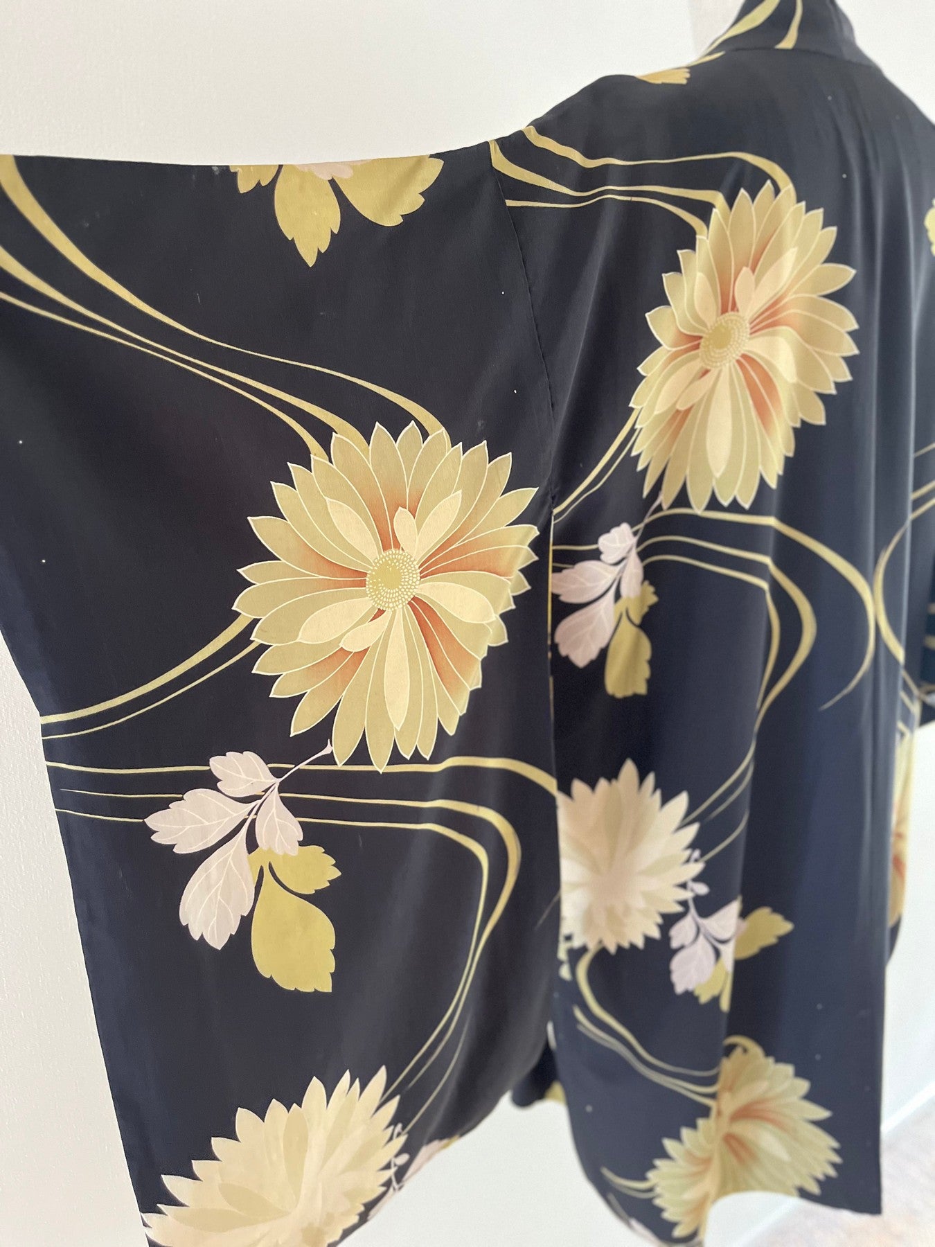 Black Chrysanthemum Haori